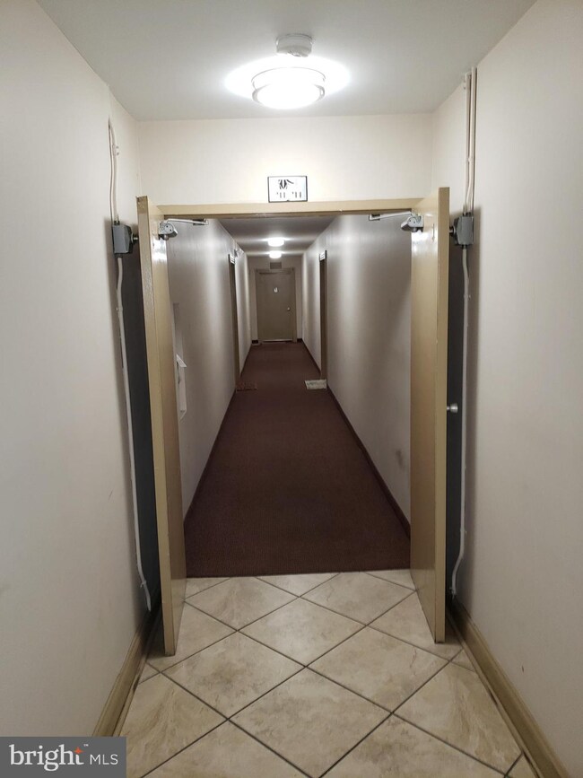 1001 Chillum Rd unit 219, Hyattsville, MD 20782 - photo 7