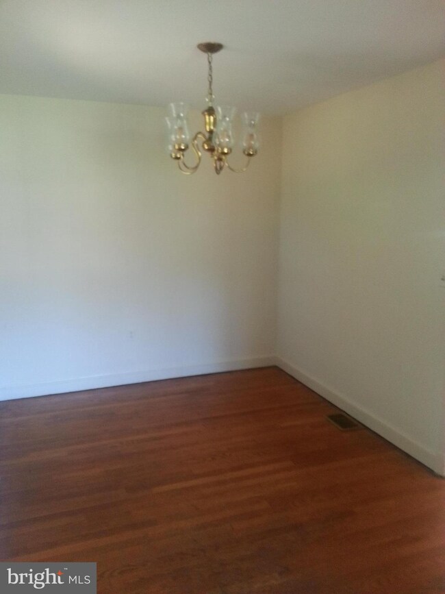 310 W Main St, Purcellville, VA 20132 - photo 5