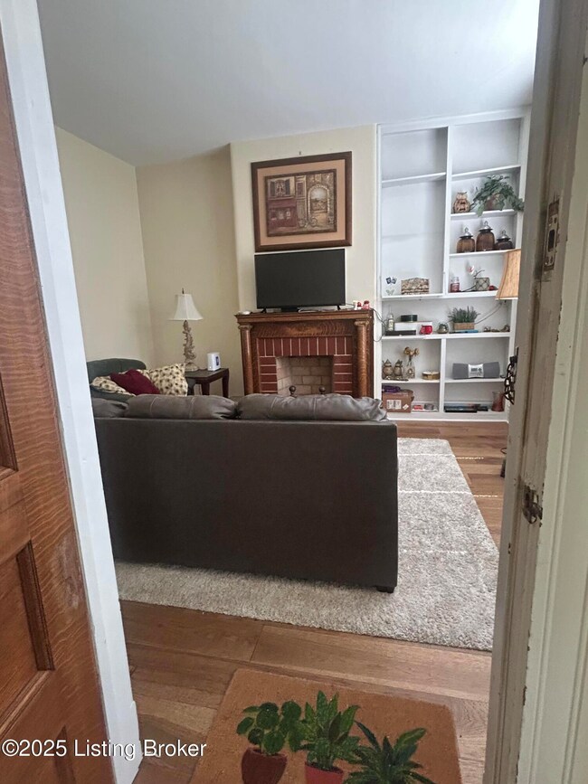 Hepburn 1 st Living Rm