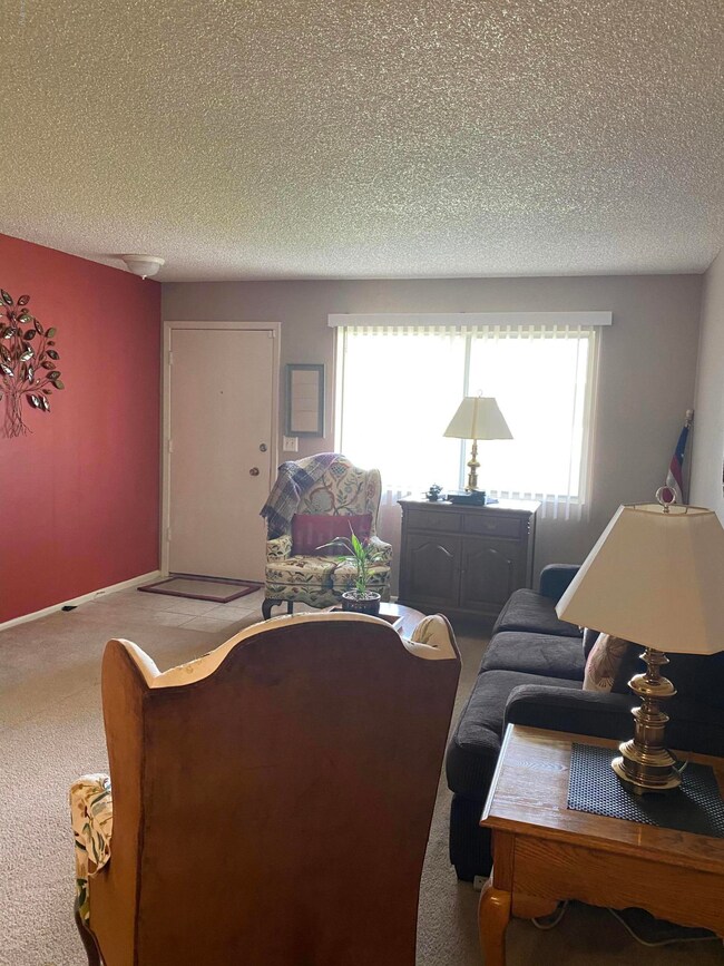 13804 N Newcastle Dr, Sun City, AZ 85351 - photo 2