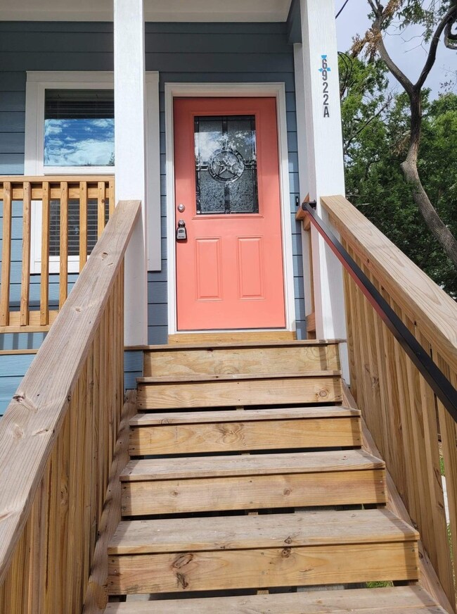 6922 De Priest St, Houston, TX 77091 - photo 2