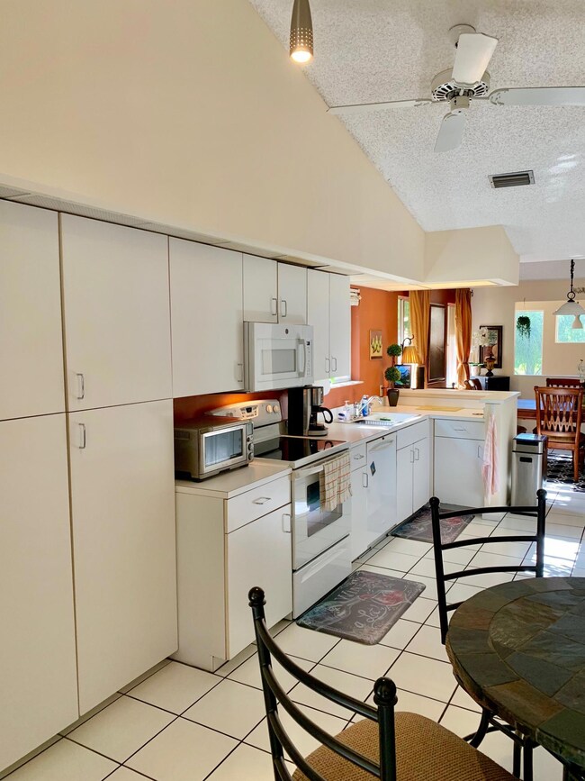 23230 Island View F