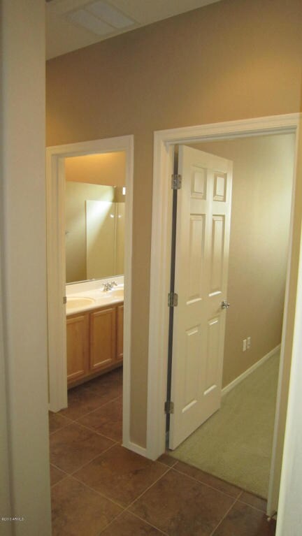 hallway to rooms 1,2 and hallbath