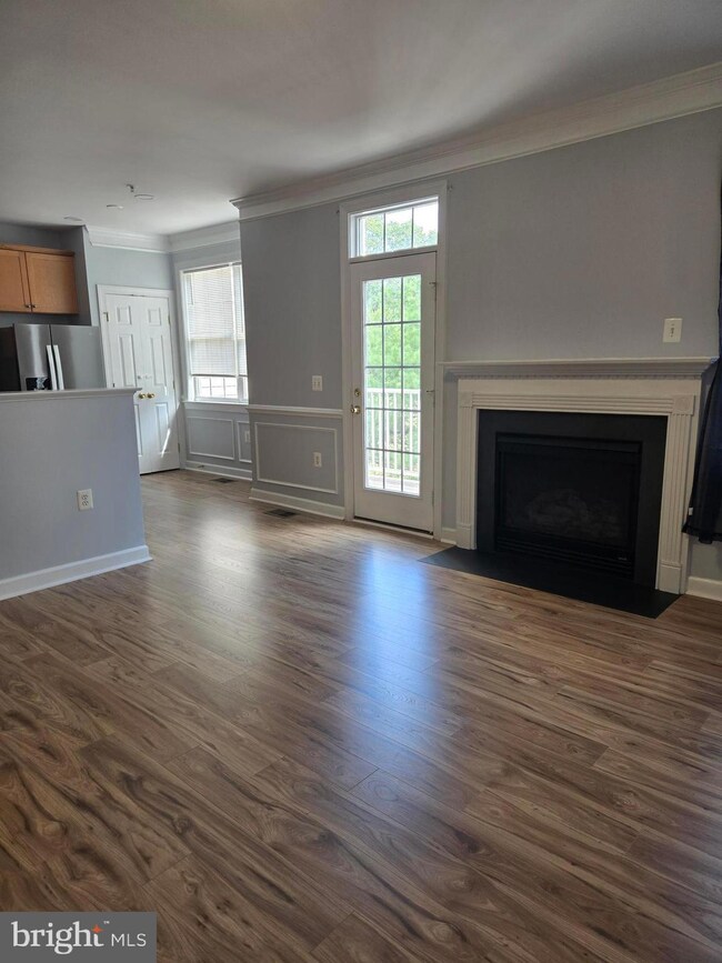 2487 Curie Ct unit 105, Herndon, VA 20171 - photo 4