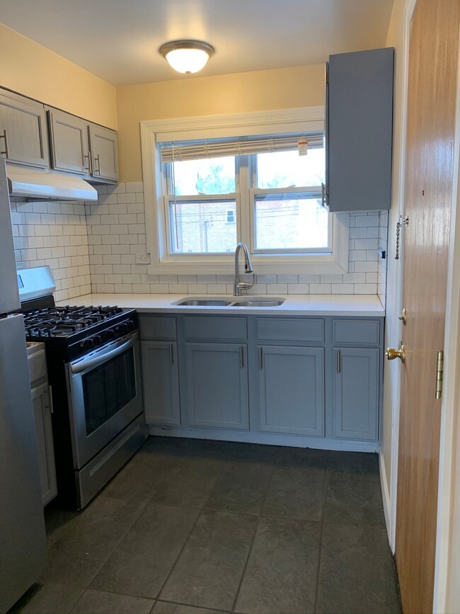 7439 N Winchester Ave unit 207, Chicago, IL 60626 - photo 7