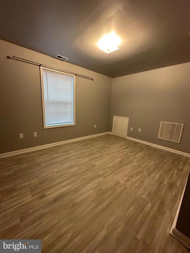 9 Pennsylvania Ave, Claymont, DE 19703 - photo 2