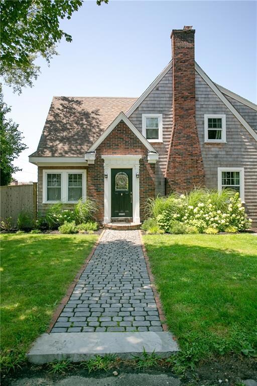 18 Sagamore St, Newport, RI 02840 - photo 2
