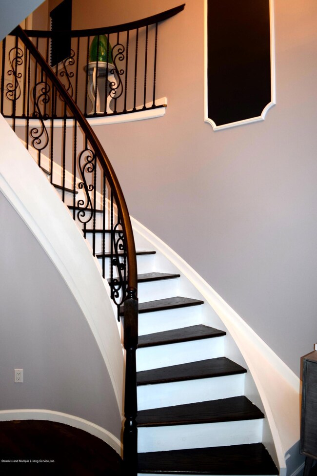 79 Churchill Ave, Staten Island, NY 10309 - photo 2
