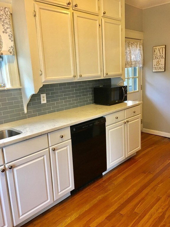 32 Raymond Rd, Salem, MA 01970 - photo 4