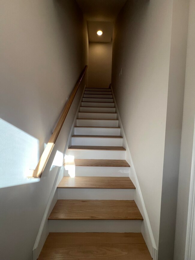 16 Juniper Ln, Portsmouth, NH 03801 - photo 7