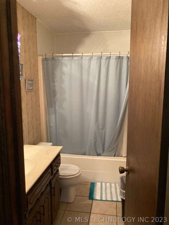 1422 S Stoneridge Manor, Ardmore, OK 73401 - photo 7