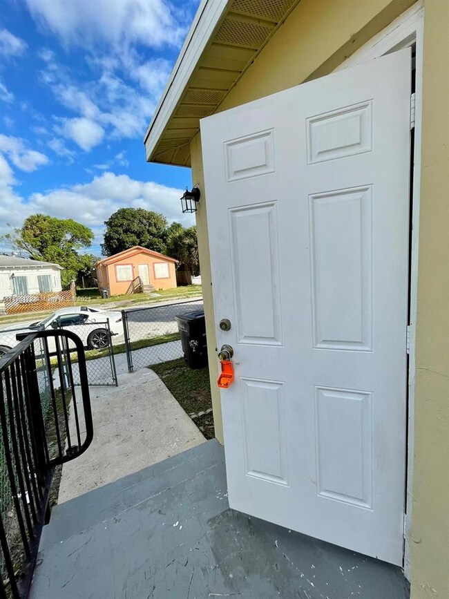 1030 18th St unit A, West Palm Beach, FL 33407 - photo 2