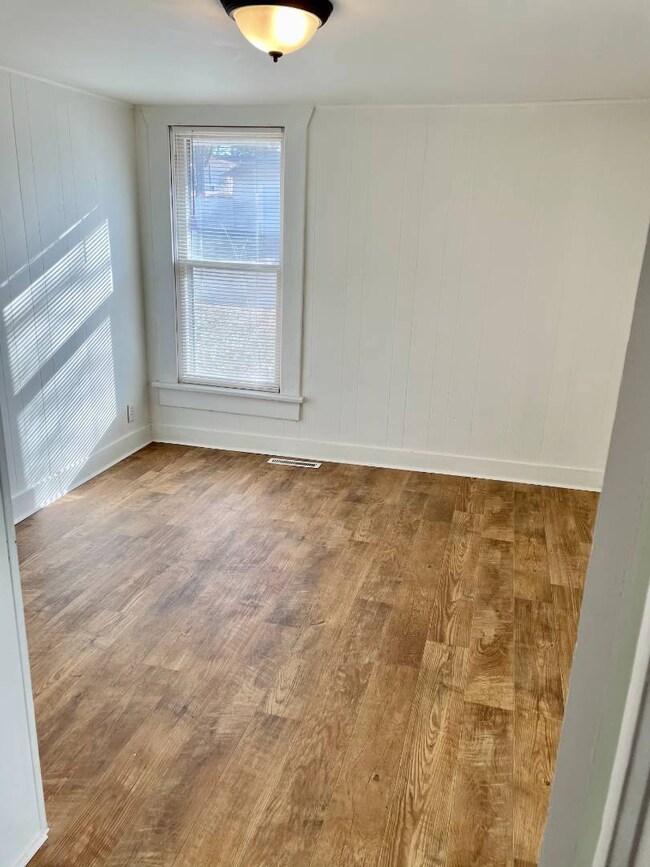 1623 Cedar St, Concordia, KS 66901 - photo 5