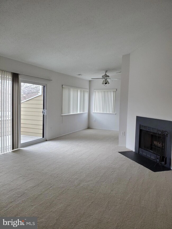 11043B Villaridge Ct unit B, Reston, VA 20191 - photo 5