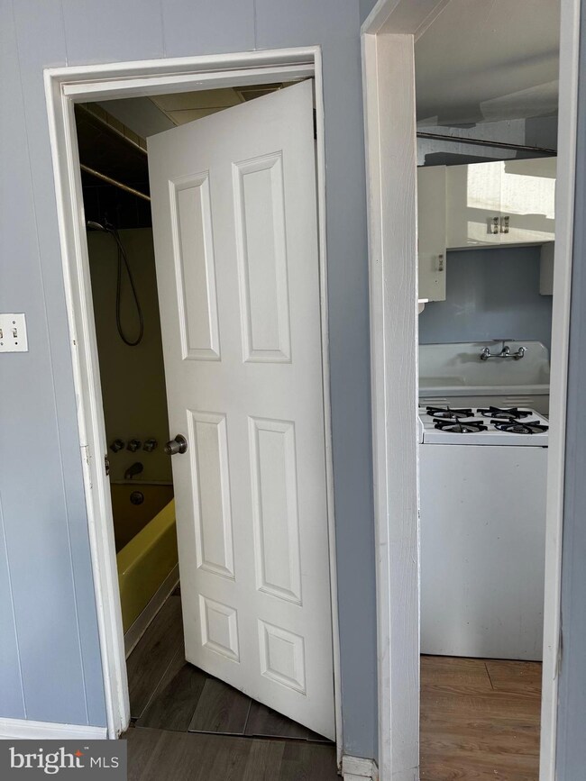 247 Melrose Ave unit B, Lansdowne, PA 19050 - photo 5