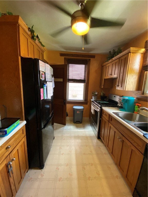 116 Lowell St, Vandergrift, PA 15690 - photo 7