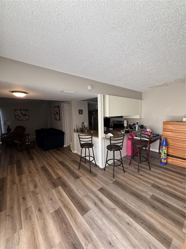 1147 Longfellow Rd unit 157C, Sarasota, FL 34243 - photo 5