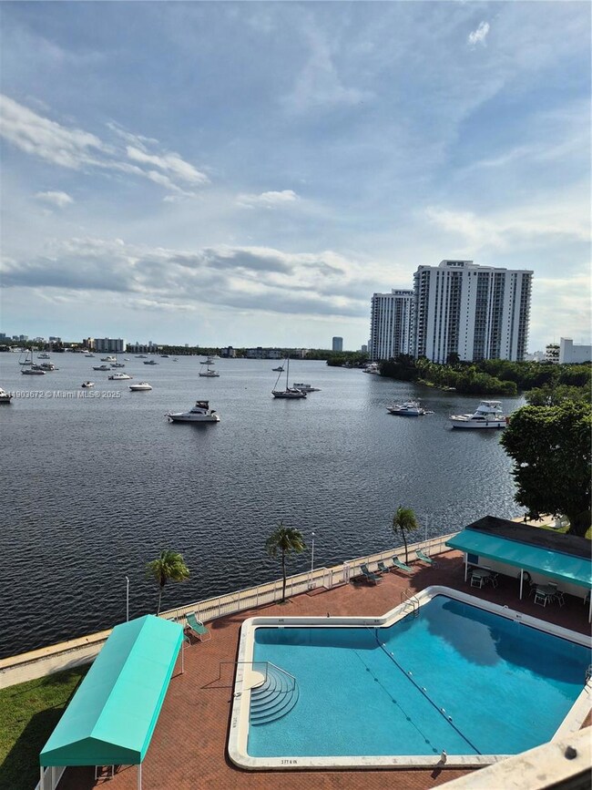 2910 Point East Dr unit M-610, Aventura, FL 33160 - photo 3