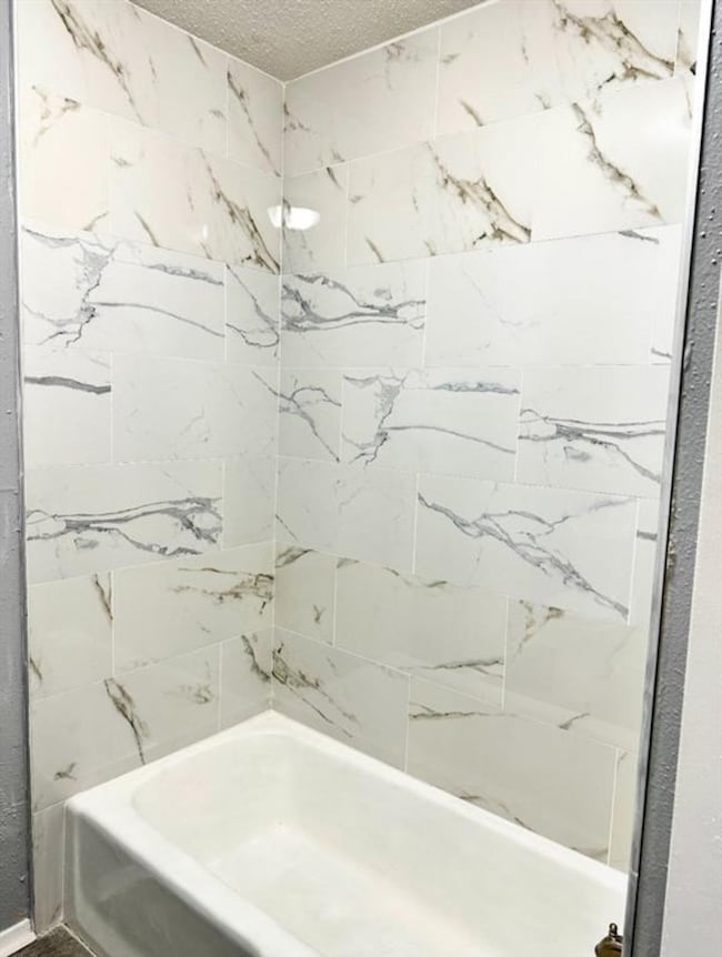 4515 Oxford St unit 6, Houston, TX 77022 - photo 5