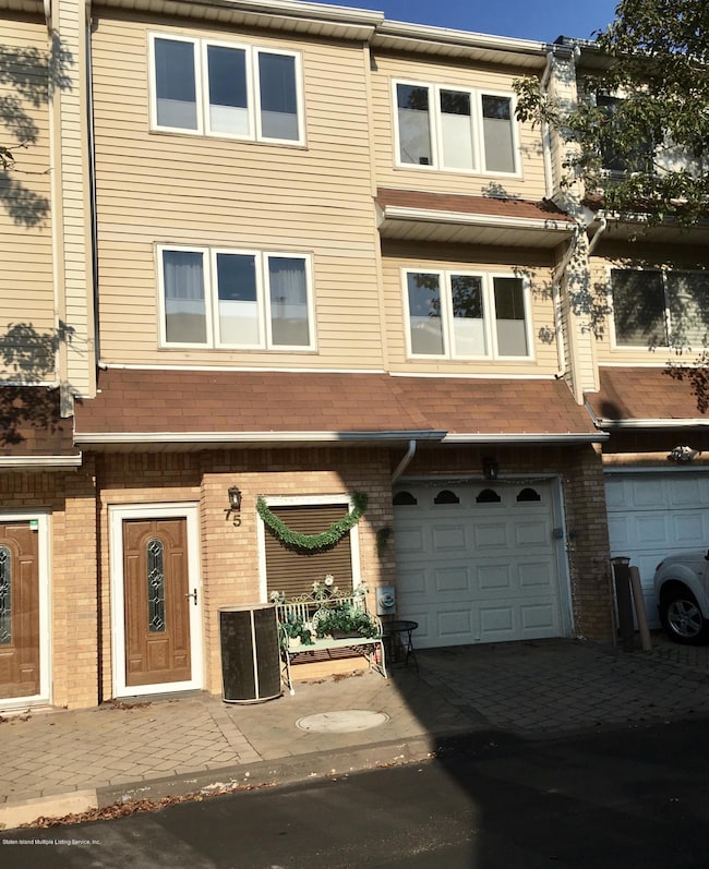 75 Ashley Ln, Staten Island, NY 10309 - photo 2