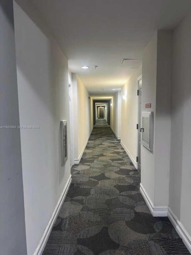 Regent Park At Young Circle unit 118A, Hollywood, FL 33020 - photo 3