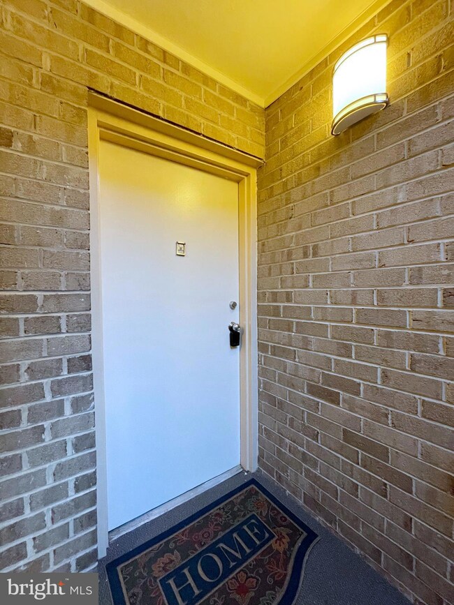 1672 Parkcrest Cir unit 3A/201, Reston, VA 20190 - photo 2