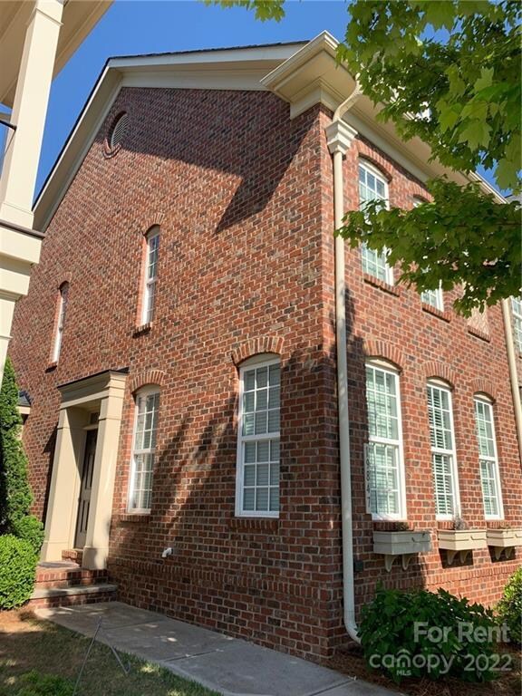 19847 Lamp Lighters Way, Cornelius, NC 28031 - photo 2