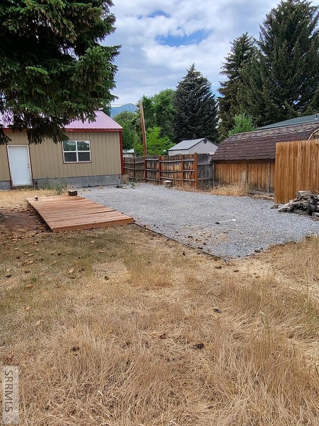 207 W College St, MacKay, ID 83251 - photo 7