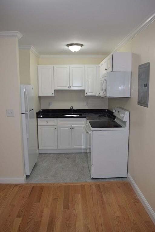 12 Arizona Terrace unit 3, Arlington, MA 02474 - photo 3