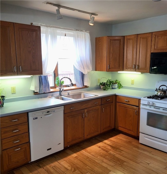 825 Hazel St, Elmira, NY 14904 - photo 6