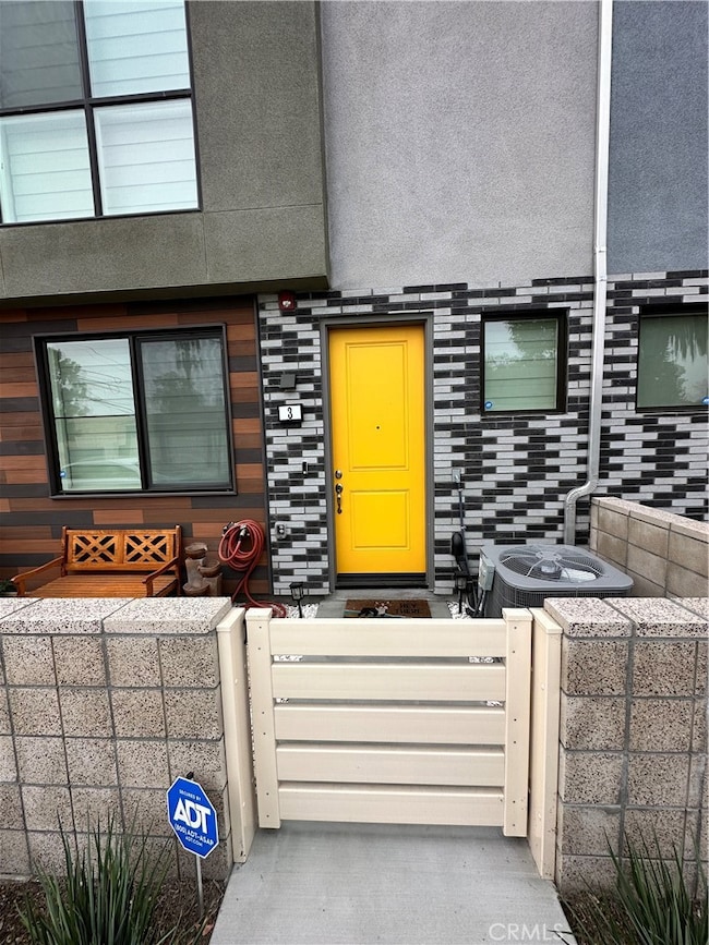 5864 Linden Ave unit 3, Long Beach, CA 90805 - photo 3