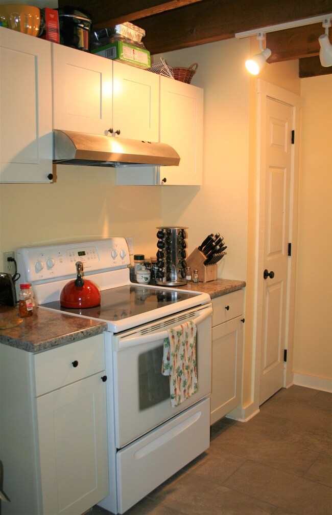 574 Willard Rd unit A, Hartford, VT 05001 - photo 6