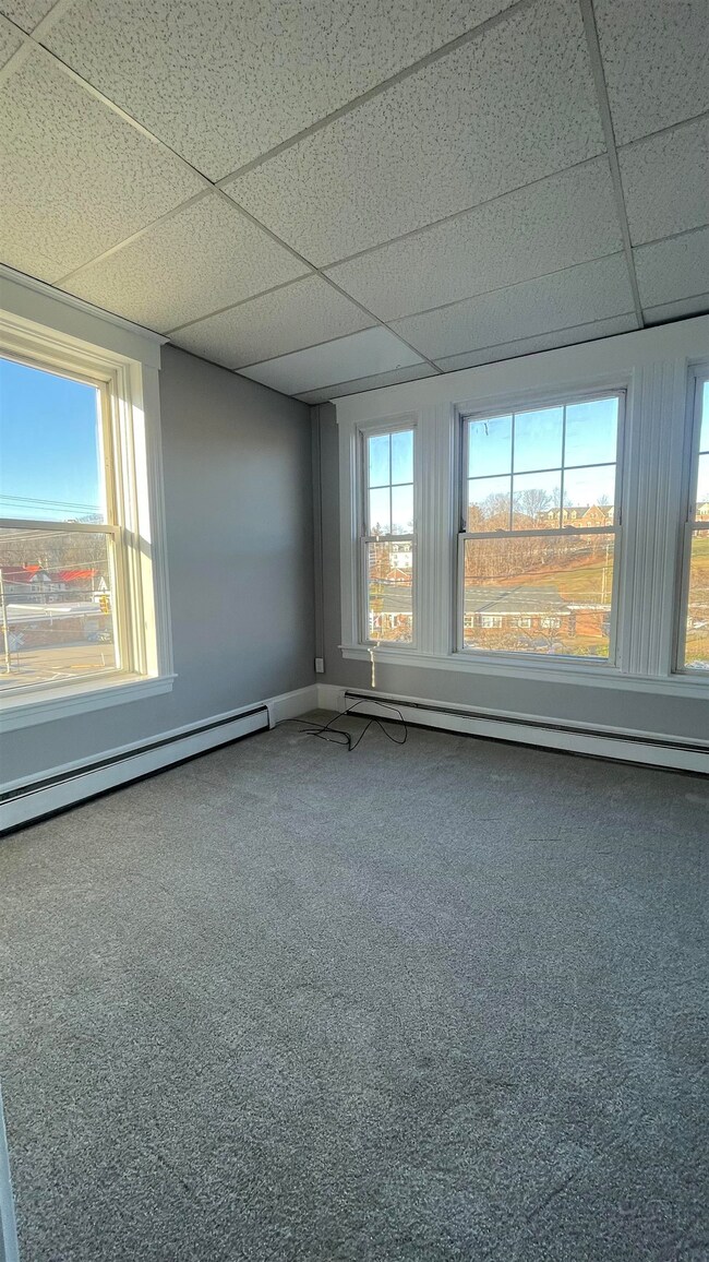 300 Main St unit 4D, Tilton, NH 03276 - photo 6