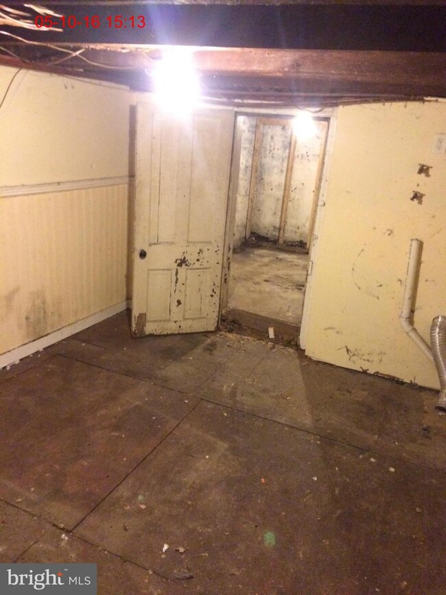 1611 E Lanvale St, Baltimore, MD 21213 - photo 7