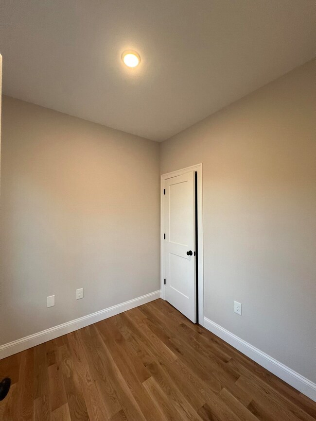 14 Juniper Ln unit 7, Portsmouth, NH 03801 - photo 2