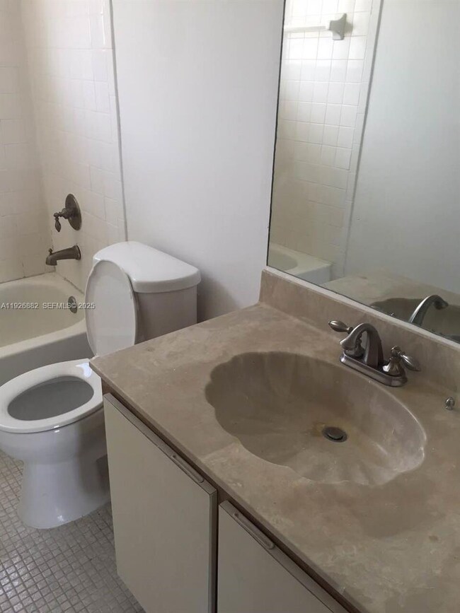 9375 Fontainebleau Blvd unit L423, Miami, FL 33172 - photo 7