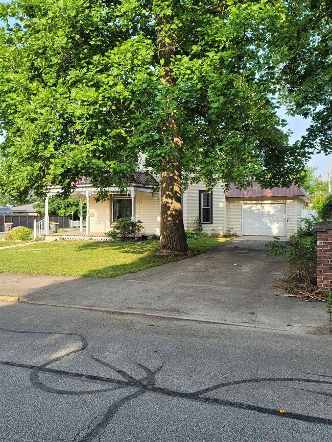 302 N West St, Tipton, IN 46072 - photo 3