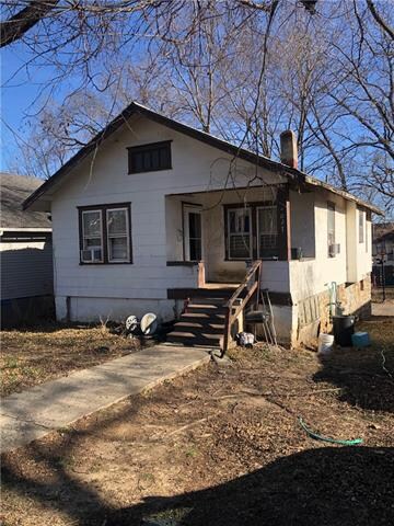 7027 Indiana Ave, Kansas City, MO 64132 - photo 3