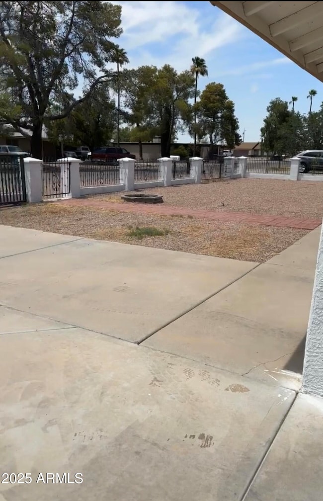 3935 N Del Monte Dr