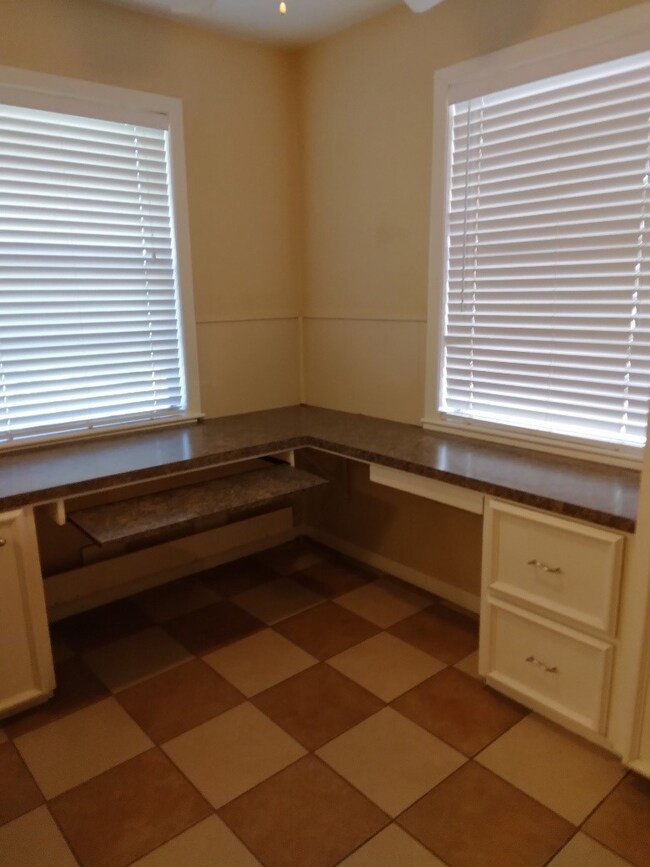 1703 Willowby Dr, Houston, TX 77008 - photo 6