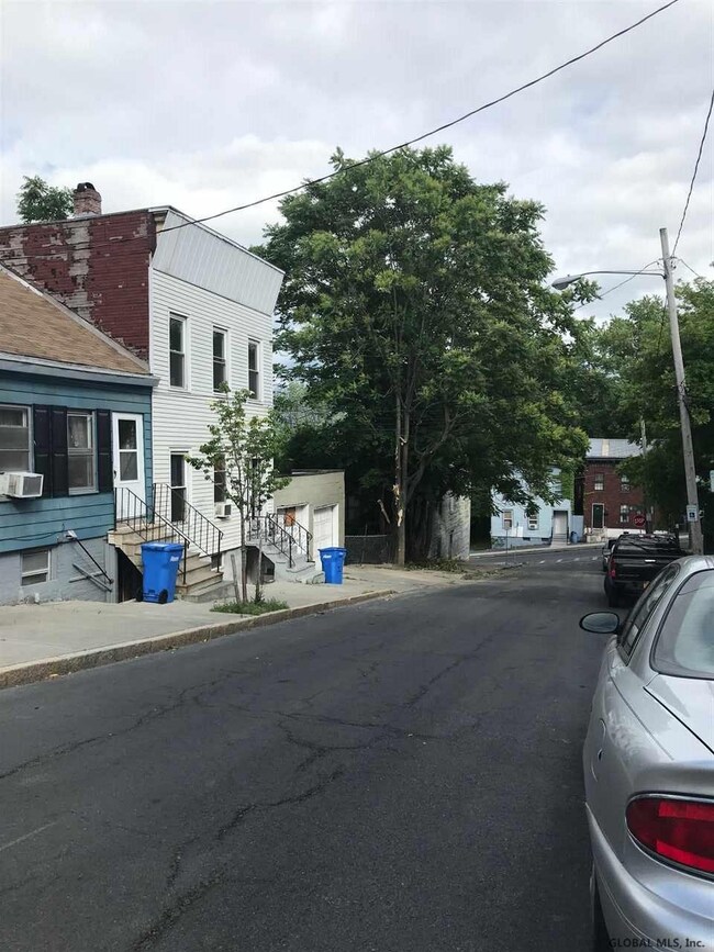 6 Cuyler St, Albany, NY 12202 - photo 2