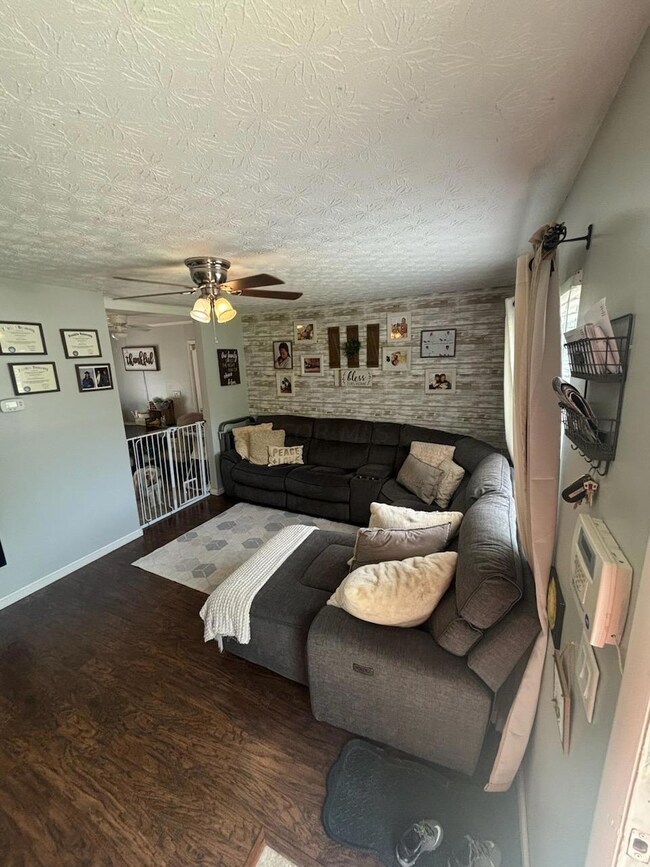 5432 Kedge Ln, Columbus, OH 43232 - photo 4