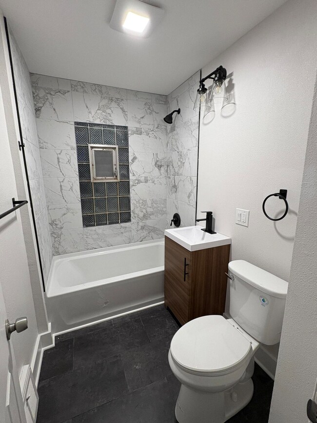 3157 S 8th St, Milwaukee, WI 53215 - photo 4