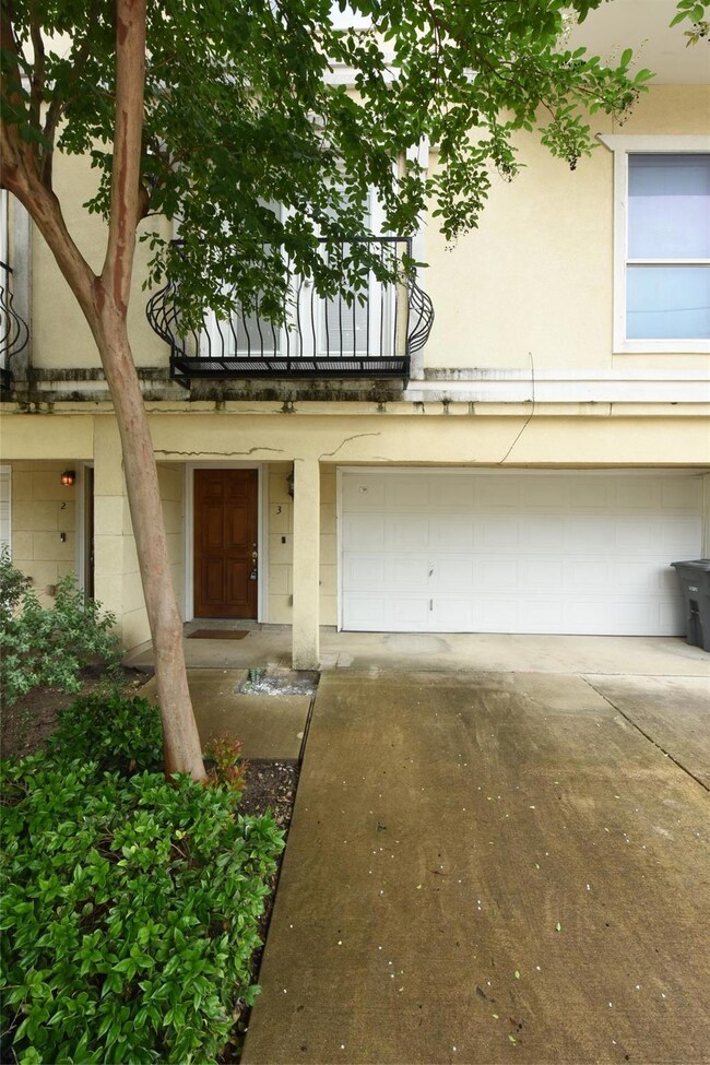 5617 Bryan Pkwy unit 3, Dallas, TX 75206 - photo 2