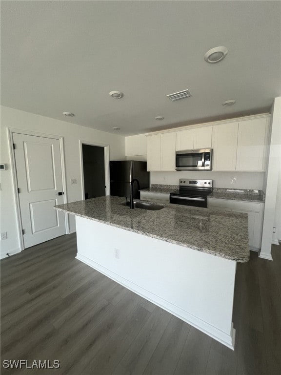 260 Lisette St, Fort Myers, FL 33913 - photo 3