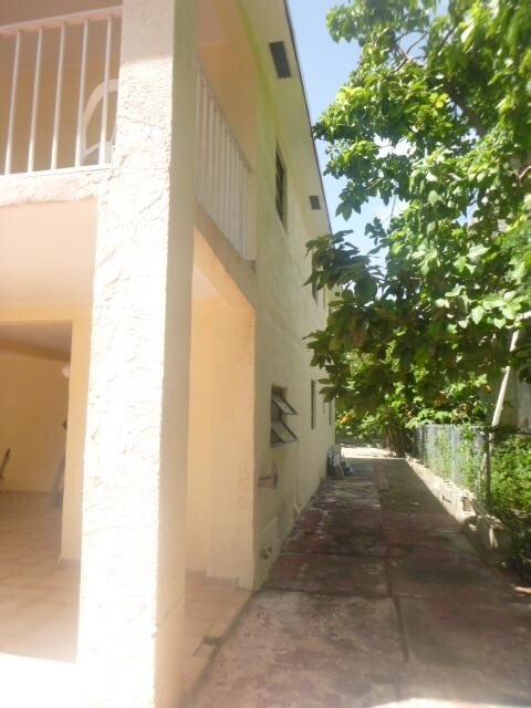 Right Side yard