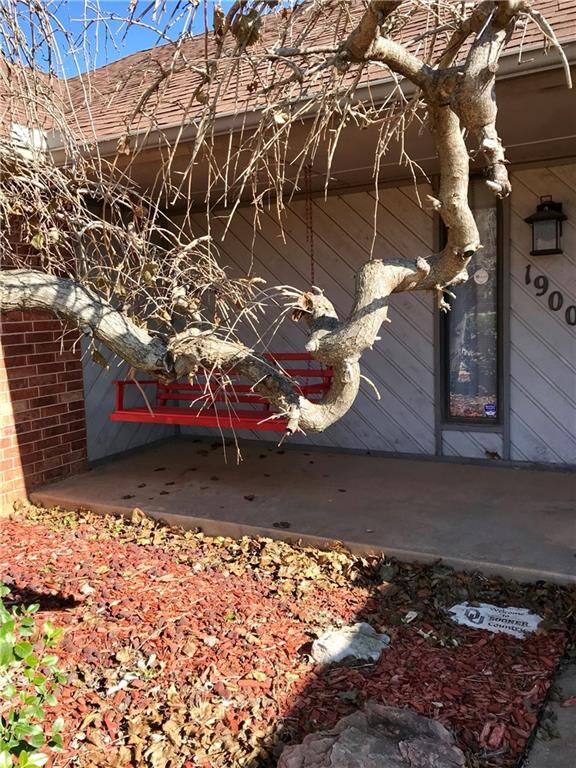 1900 Sequoyah Ct, Moore, OK 73160 - photo 3