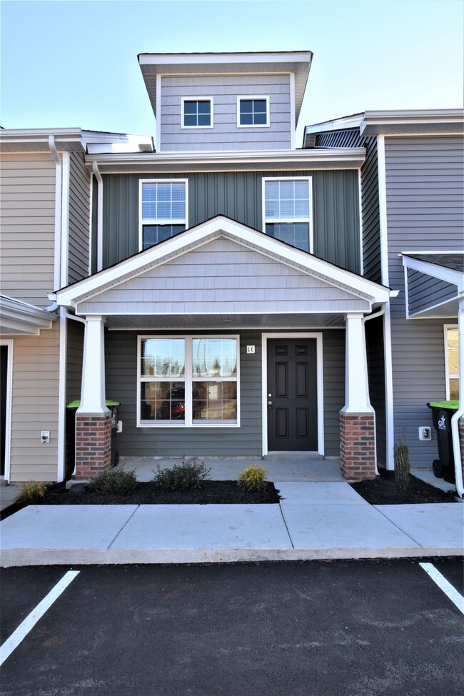 638 Stowe Ct unit DD, Clarksville, TN 37040 - photo 2