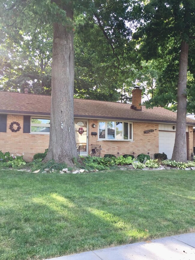 Driveway is wide