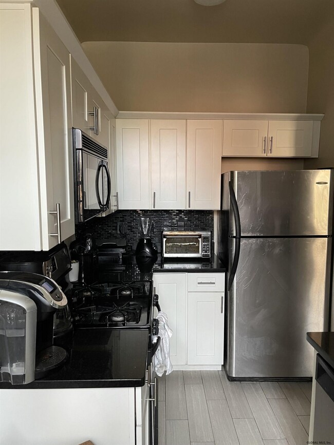 352 State St unit 3D, Albany, NY 12210 - photo 3